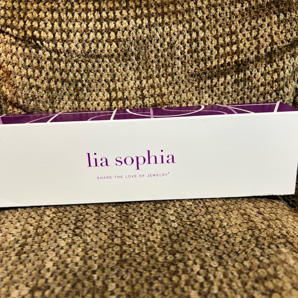 Lia Sophia Droplet necklace - Picture 4 of 4